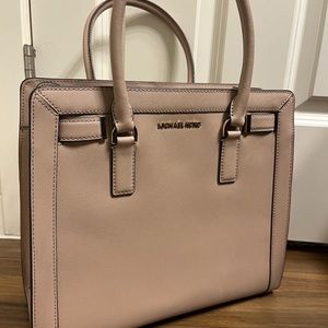 Michael Kors nude/pink purse